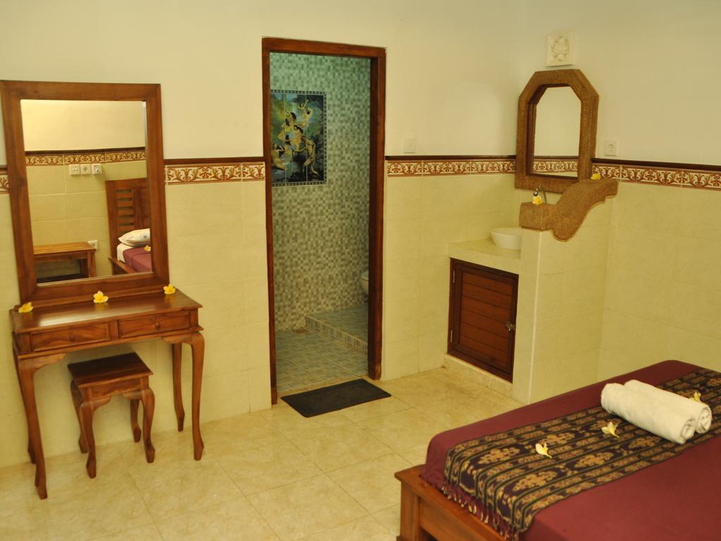 Dewi Antara Homestay أوبود الغرفة الصورة