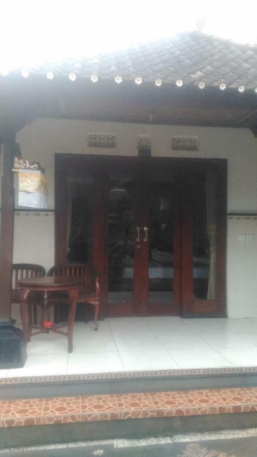 Dewi Antara Homestay أوبود الغرفة الصورة